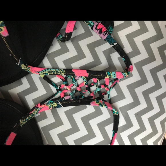 Bathing suit Top - Picture 2 of 6